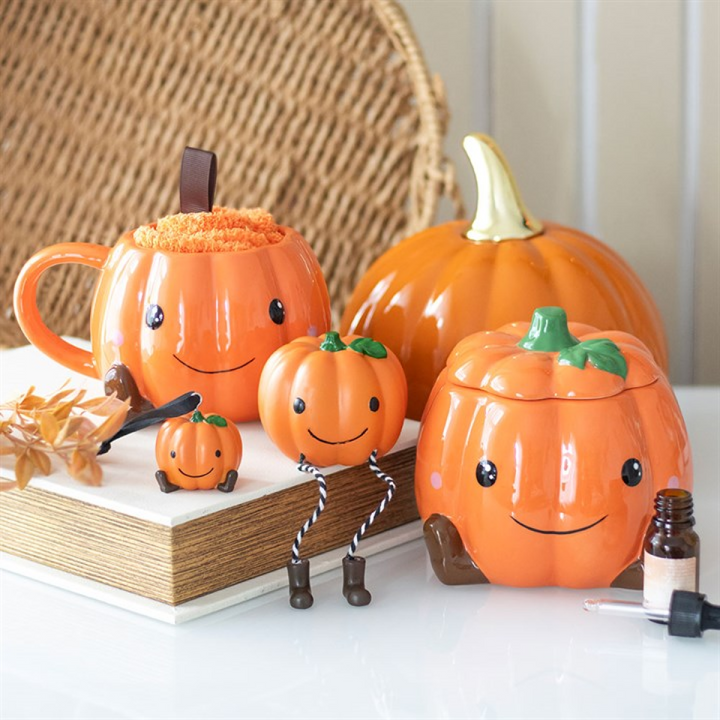 *Cute Smiling Pumpkin Ceramic Oil Burner and Wax Warmer (12/24)